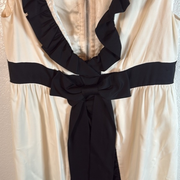 Alice + Olivia Y2K Black & White Ruffle Plunge Babydoll Cocktail Dress Bow - Picture 2 of 8